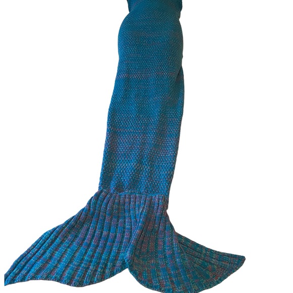 Hand knitted mermaid tail Snuggie  ,One size fits most - Picture 7 of 7